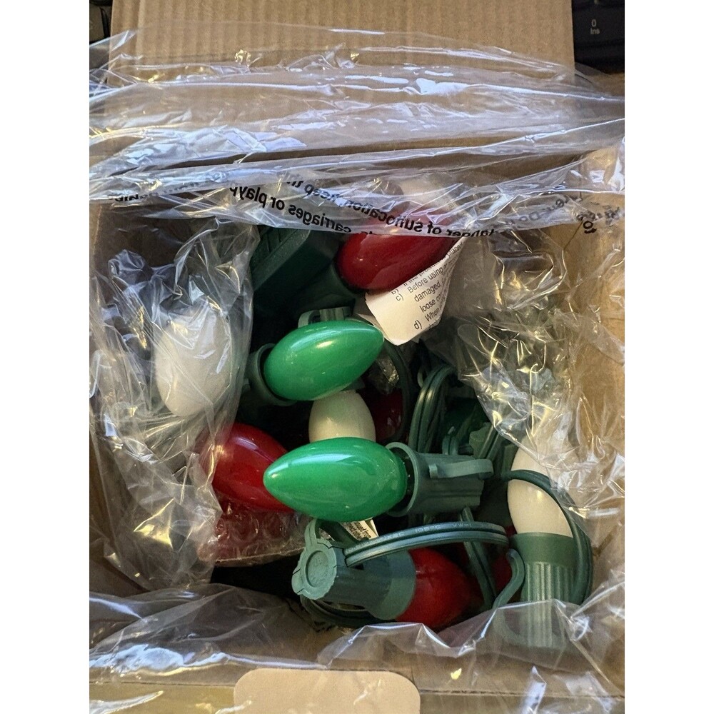 Doratalie C7 LED Christmas String Lights 25ft 25 Bulbs Connectable